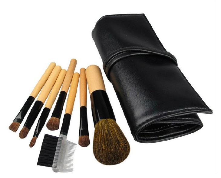 7PCS Natural Wooden Handle Makeup Brush Set