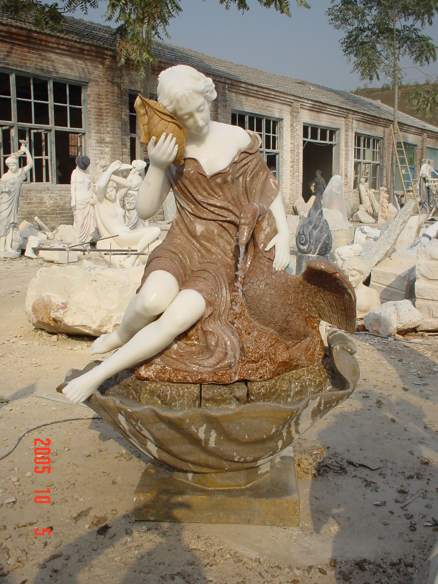 China Pool Water Fountain With Contemporary Stone Elephant Statue on sale