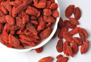 China Natural Ningxia goji berry,Chinese wolfberry,red color dried gojiberry 2015 on sale