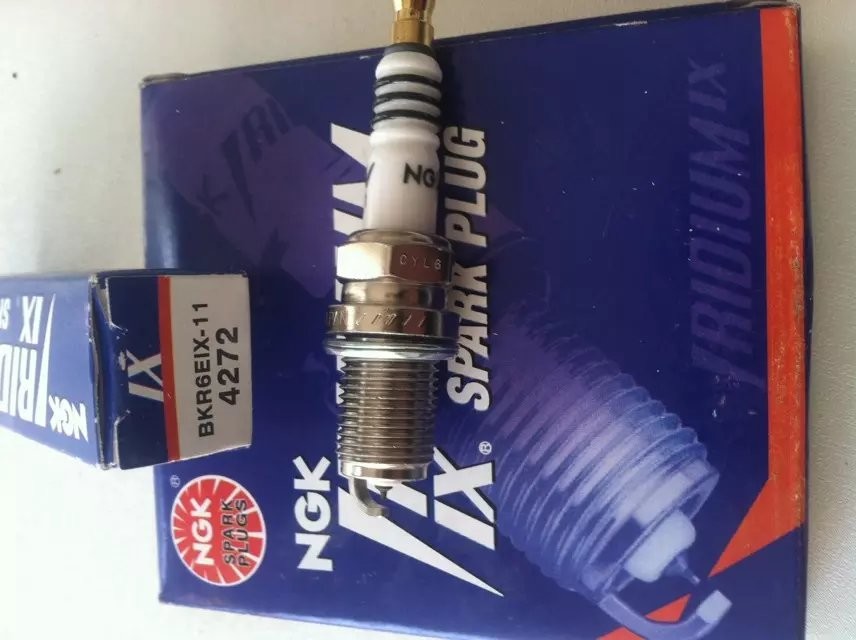 China IX Resistor Car Spark Plug , NGK Iridium Spark Plugs BKR6EIX11 # 3764 on sale