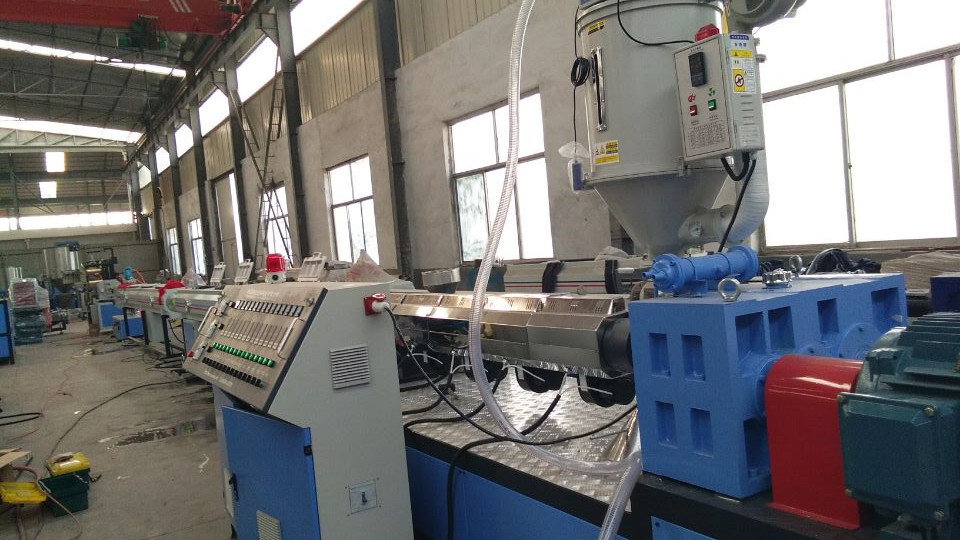 China High Quality Plastic Pipe Extrusion Line with ISO9001 Certification, Customizable Width on sale