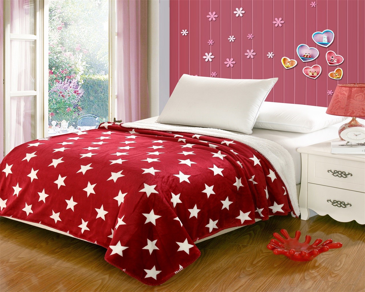 Best Red Five Pointed Star Flannel Fleece Blanket With Customized Designs wholesale