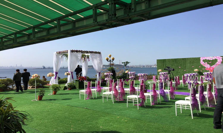 Natural Looking Synthetic Grass for Wedding Decoration