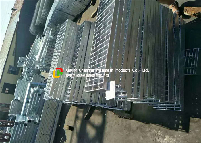 China Welded Serrated Steel Bar Grating , Various Size Galvanized steel Grating on sale