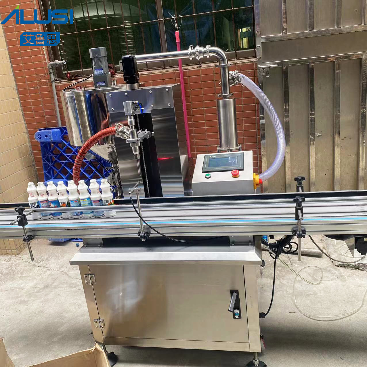 China Cosmetic Cream Paste Water Bottle Filling Machine With Automatic Rotor Pump 2000bph on sale