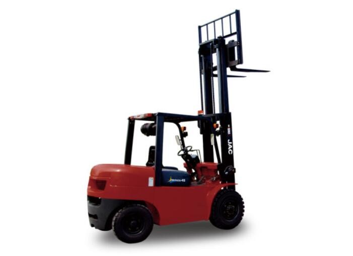 Sit Up Diesel Operated Forklift , 2.5 Ton Diesel Four Wheel Drive Forklift