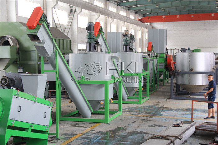 SS304 20mm PET Recycling Line 500KG H Crush Pet Flakes Washing Line