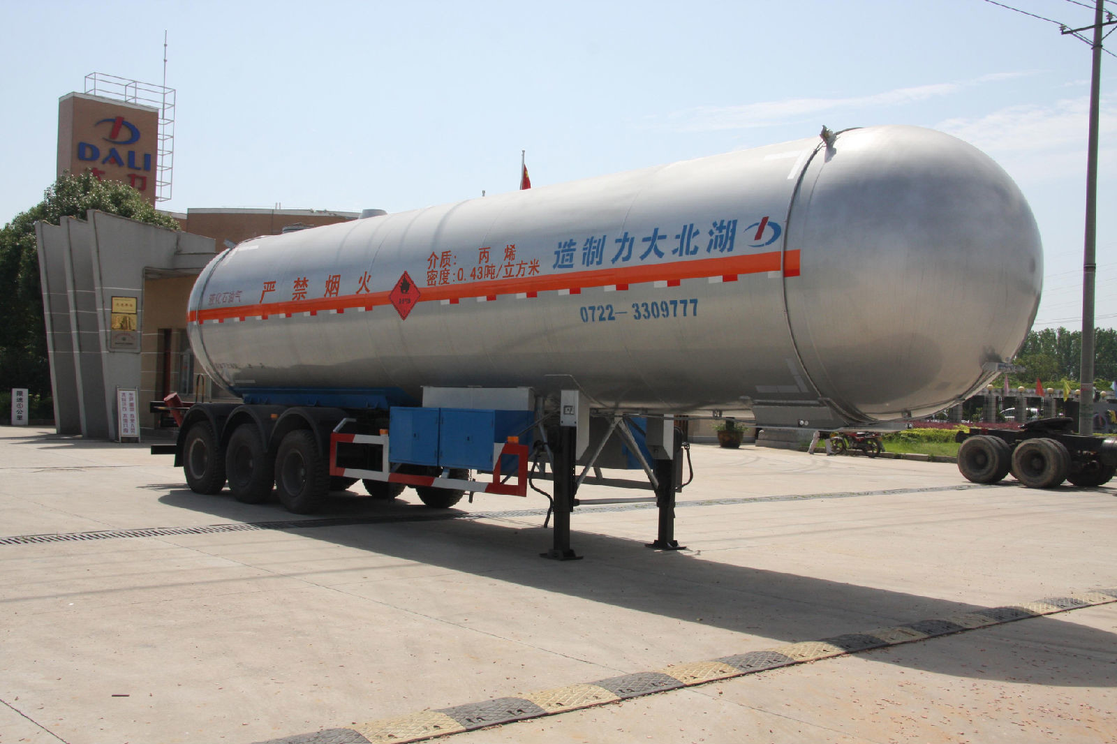 China Clw New 56m3 LPG Gas Tank Trailer Sale