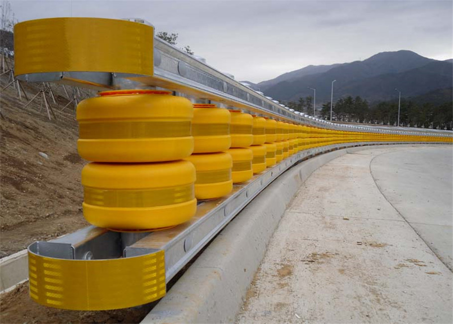 China Highway Traffic Safety EVA Buckets Rolling Anti Crash Guardrail Road Roller Barrier on sale