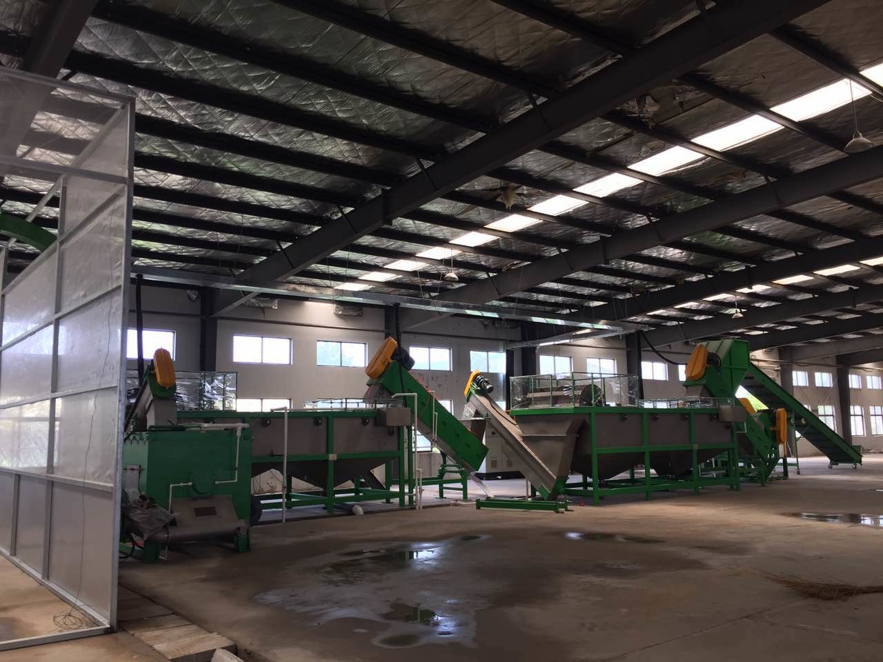 China 3000kg/h PET Plastic Bottle Recycling Machines With Crushing Washing on sale