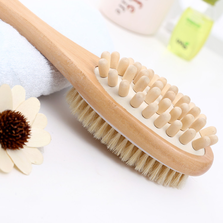 China Wooden Long Handle Body Brushes Natural Bristles Brushes on sale