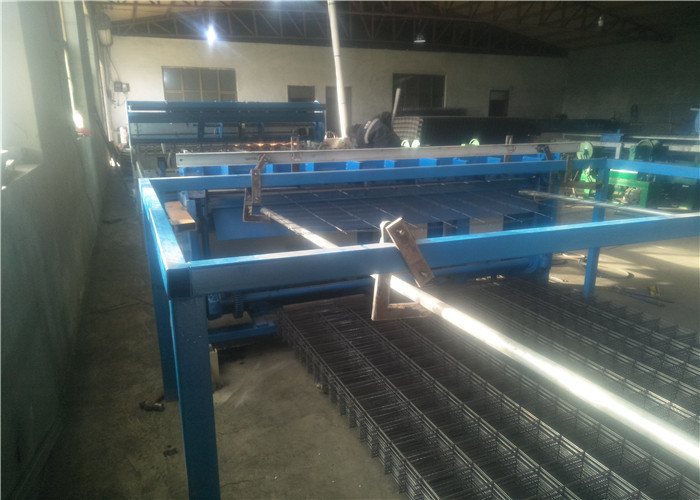 Best Pet Cages Stainless Steel Wire Mesh Machine , 50 - 200mm Wire Mesh Weaving Machine wholesale
