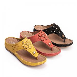China BS090 Slipper Outer Wear Slippers Female Flip Flops Flower Hollow Beach Amazon Flip Flops Female Sandals on sale