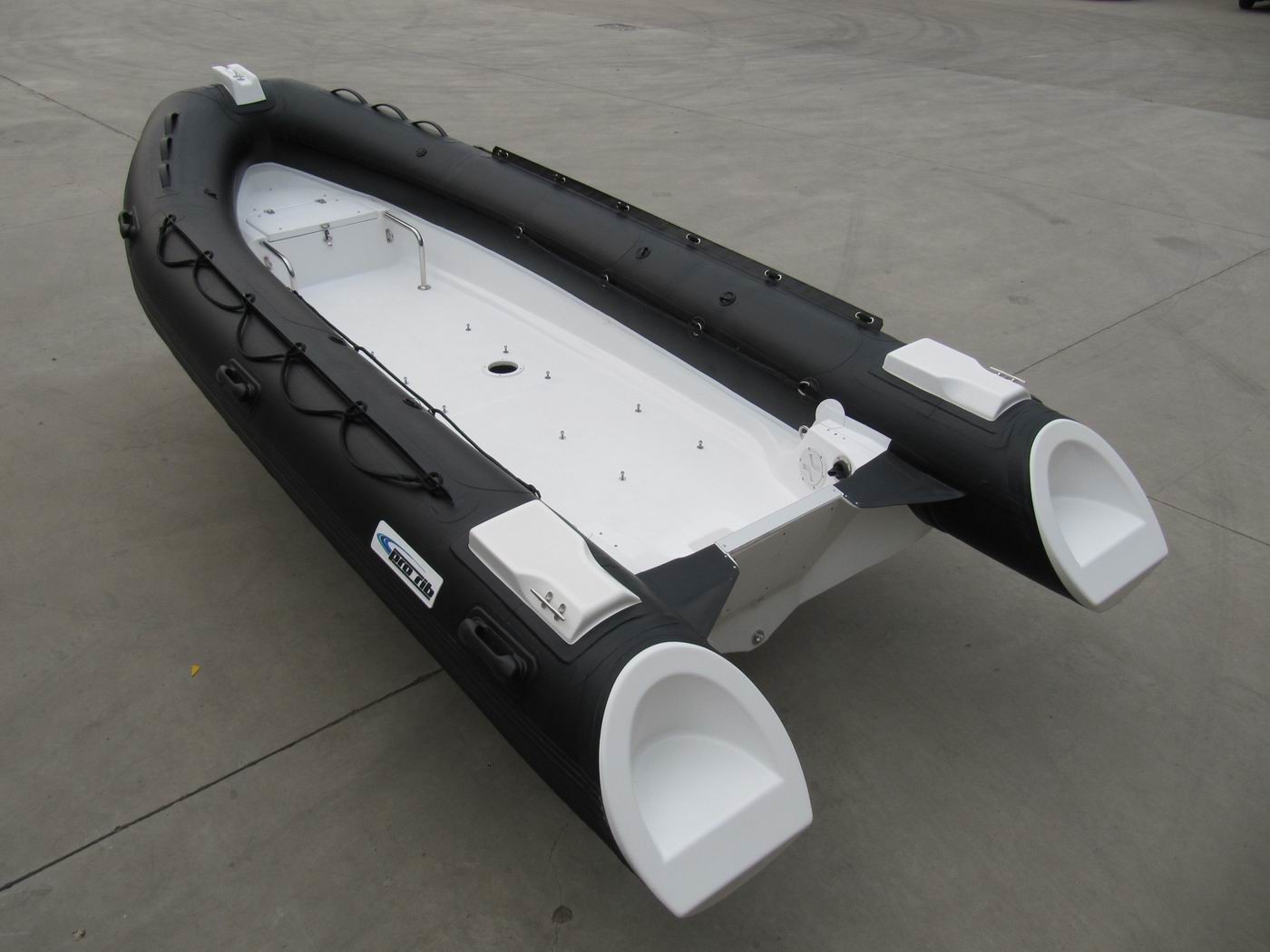 China 480Cm Long Frp Rigid Inflatable Rib Boat , 8 Person Inflatable Boat With Locker Console on sale