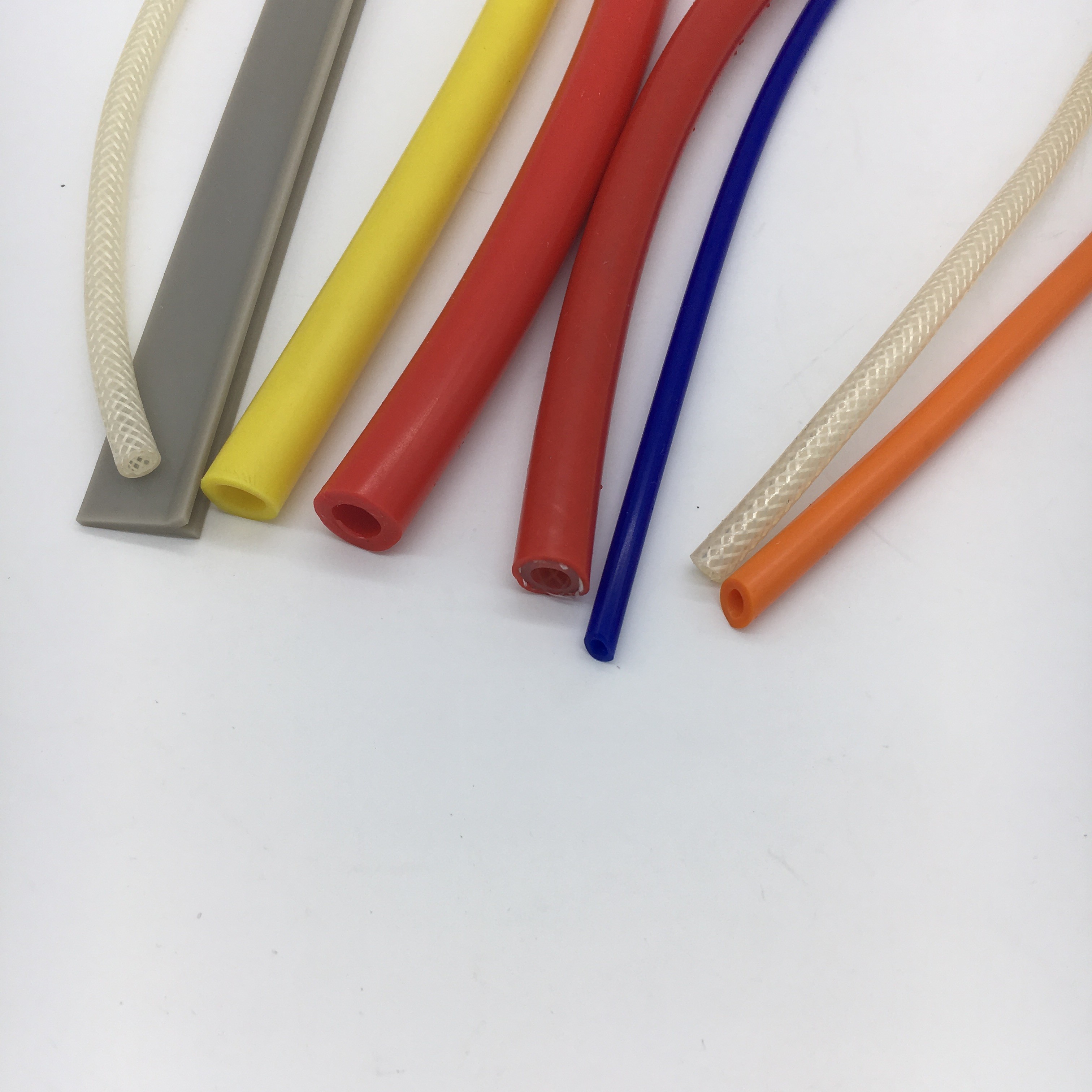 Best China IATF16949 Customized Solid Silicone Extrusion Parts Silicone Cord for Industry wholesale