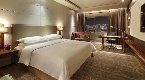 Best 5 Star Luxury Hotel Bedroom Furniture King Size Headboard / Solid Walnut wholesale