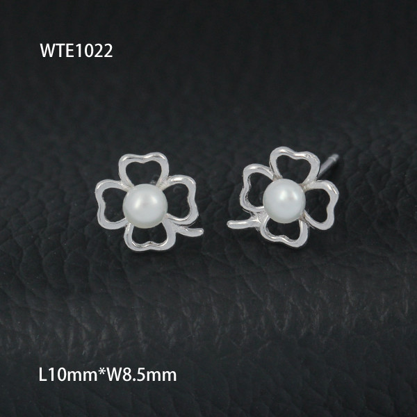 China OLF Elegant simple  925 Sterling Silver pearl clover Stud Earring on sale
