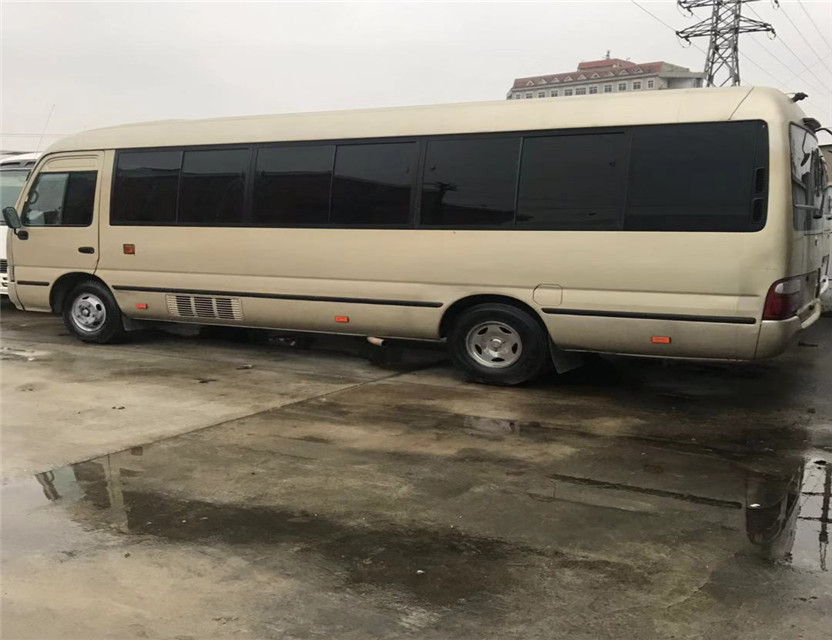 China Used 30 Seats 4x2 Mini Toyota Coaster Bus for sale/Japan Used toyota 30 seats coaster bus/passenger bus with good condit on sale