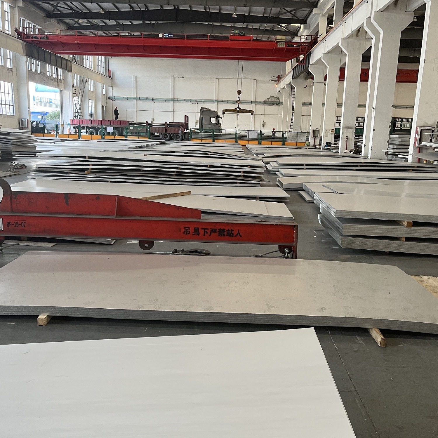 China High Temperature Resistant  Hot Rolled Stainless Steel Sheet  AISI  316L Customized Length 1.5mm Thick on sale