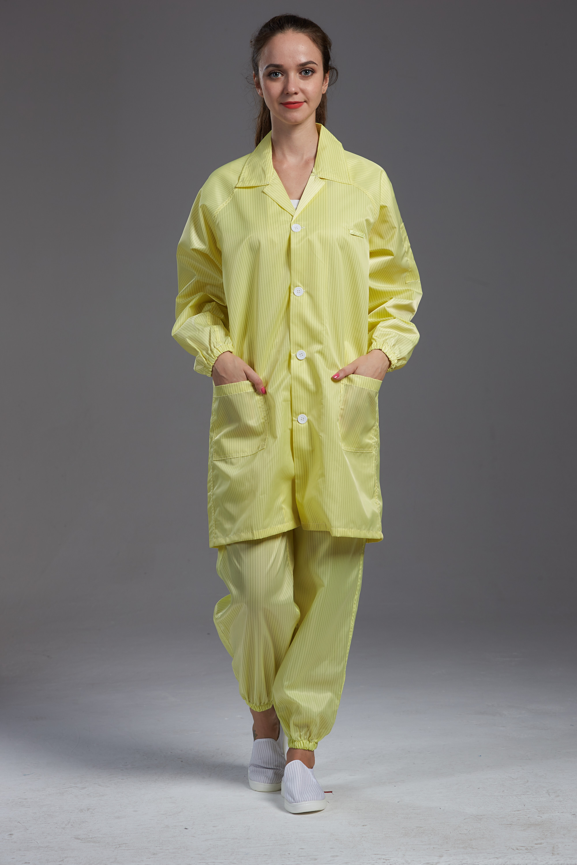 Best Class 100 Clean Room Garments With Lapel Gown Wear Resistant Size Customized wholesale