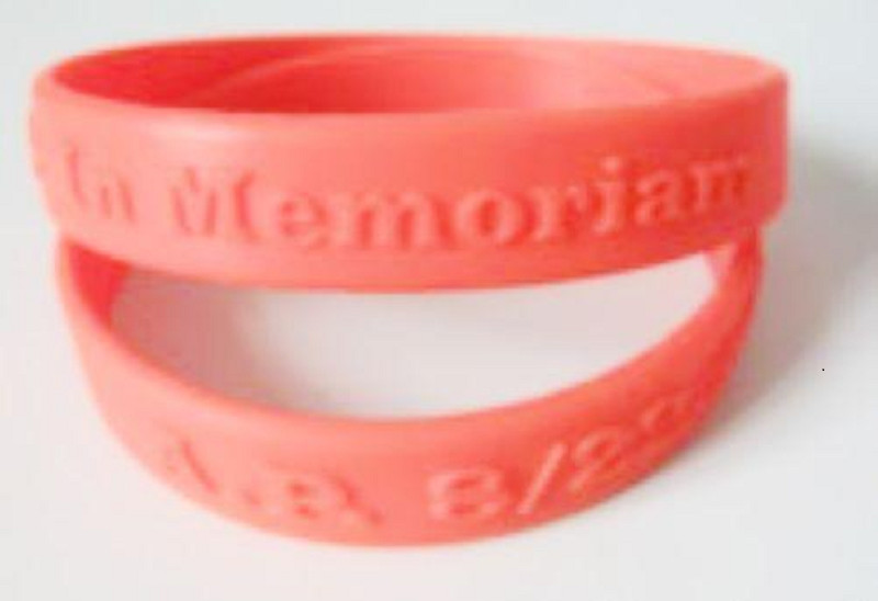 China hot sale  embossed silicone wristband , embossed silicone bracelet for sale on sale