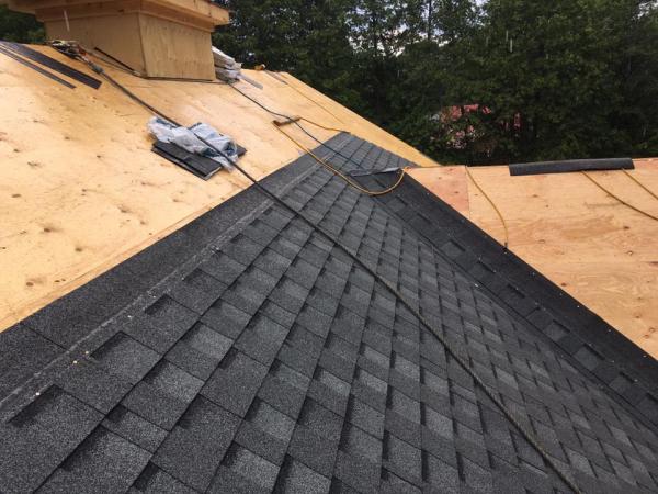 IKO Standard Roofing Shingles Fungusproof Material Stone Chips Surface Lifetime Roofing Shingles