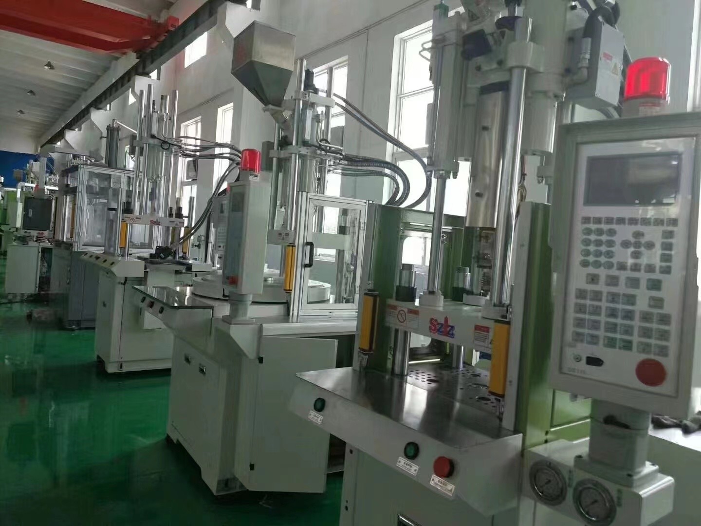China Vertical Injecion Molding Machine With CE Certificate on sale