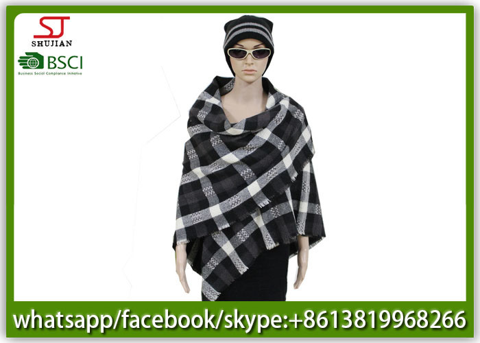 China Woven plaid tassel poncho 239g140*140cm100%Acrylic best price high quality direct factory supply BSCI keep warm on sale