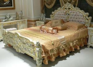 China King Size Loui Luxury Wooden Carving Baroque Bed on sale