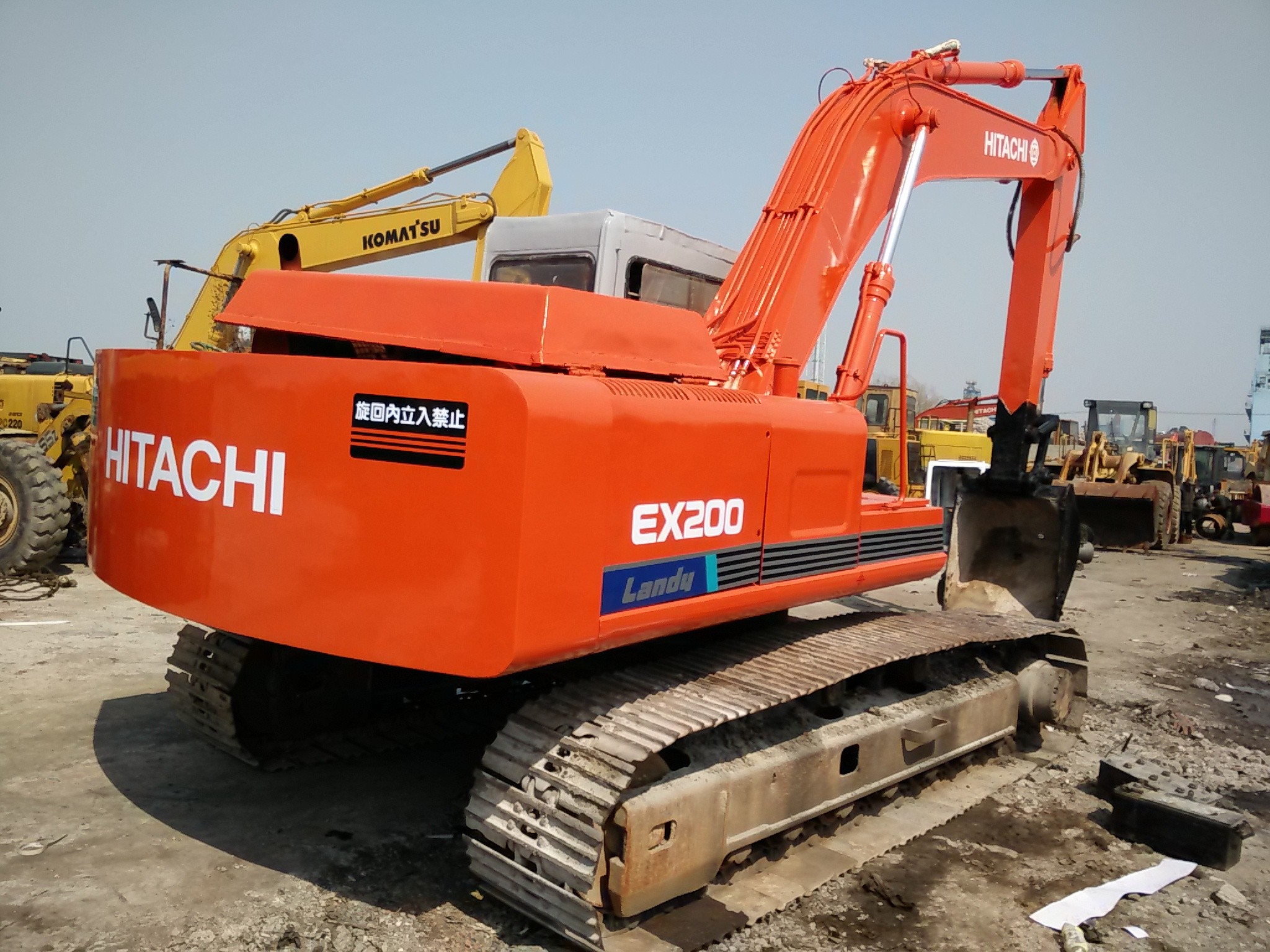 China HITACHI EX200-1 USED EXCAVATOR FOR SALE IN CHINA (ORIGINAL JAPAN ) on sale