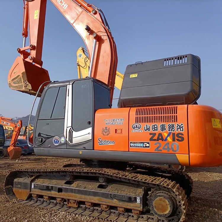China Competitive Price Excavator Used Hitachi Crawler Excavator Secondhand ZX240 Excavator on sale
