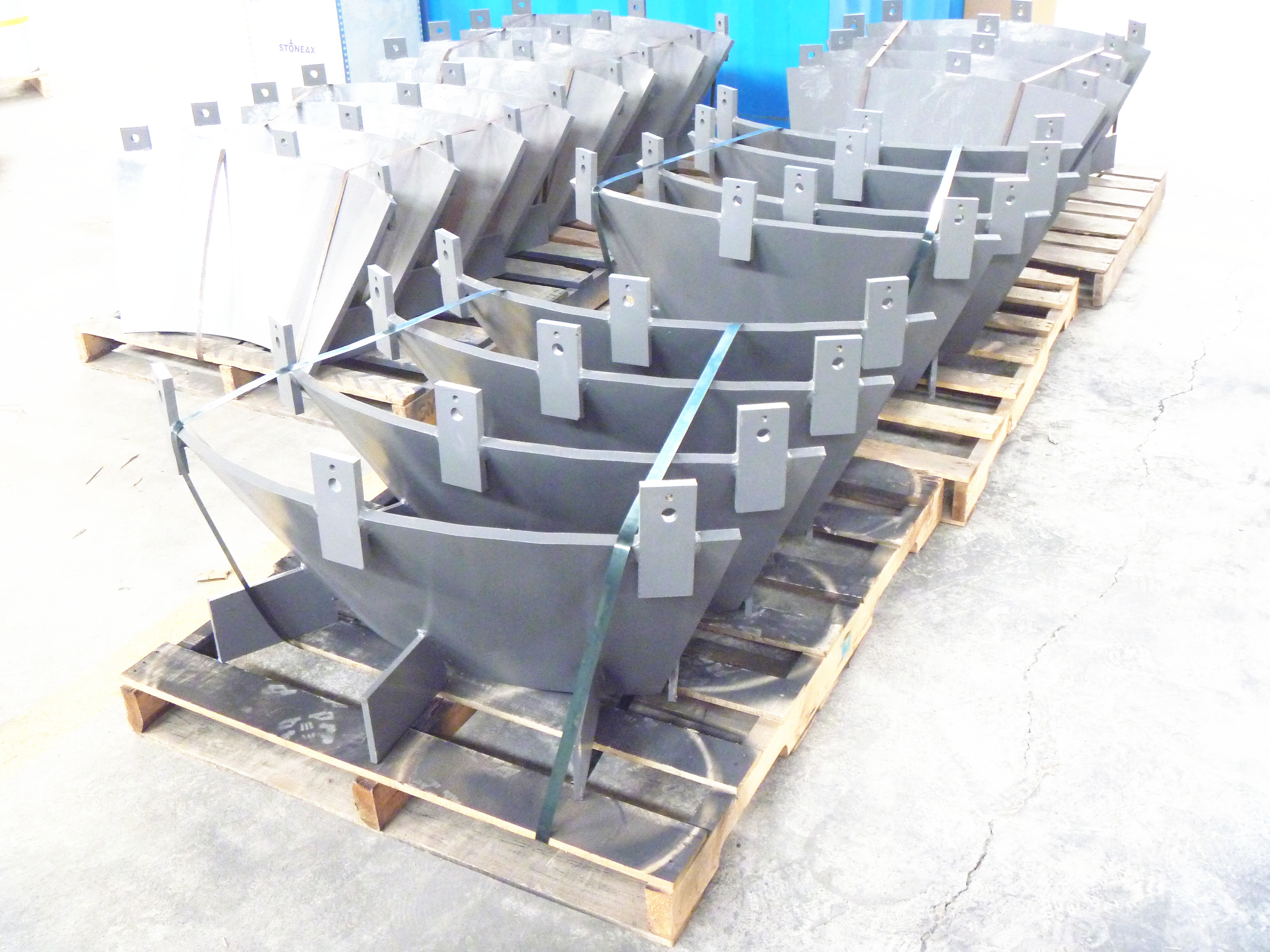 Best Stoneax plat parts drawing casting crusher spare parts used to ore and Rock breaker wholesale