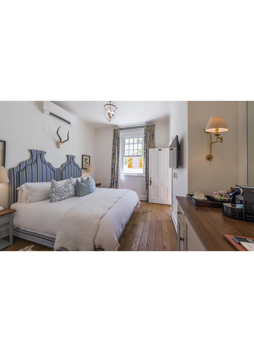 Best Custom Villa Bedroom Suite Furniture Melamine / Laminate Surface Finish wholesale