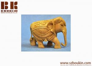 China 2018 new fashion hotsell eco wholesale handmade carving wooden decorations wood craft elephant gifts made in China on sale