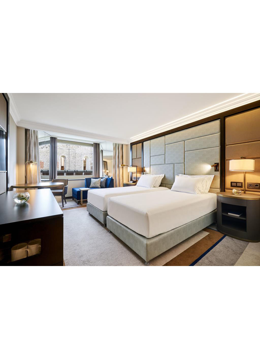 Best COC Modern Bedroom Furniture Sets / Luxury Hotel Bedroom Furniture wholesale