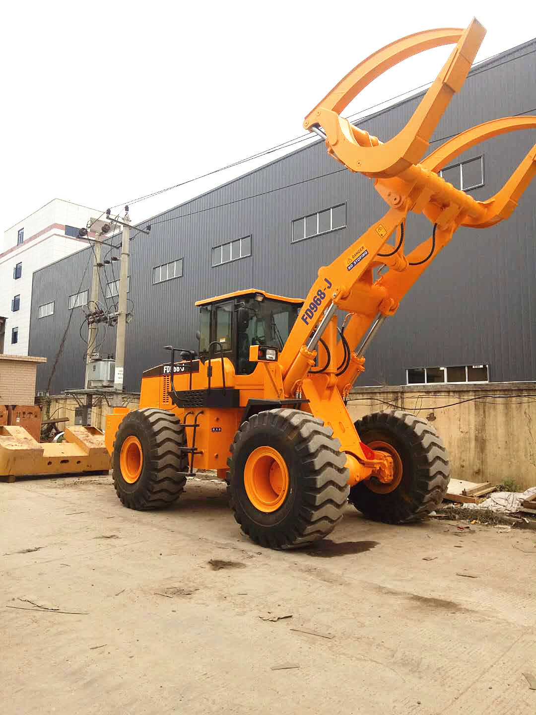 China log wheel loader with 5ton/8ton/10ton/12ton load capacity wheel loader with grapples attachments on sale