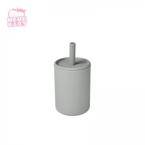 China LFGB Silicone Sippy Cup With Straw 6*6*11.8cm Food Grade on sale