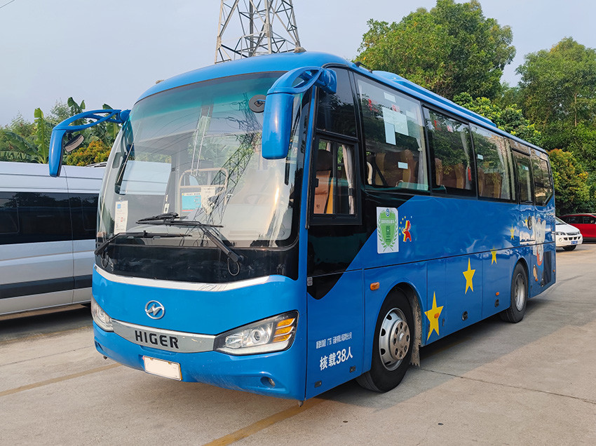 China Euro 5 LHD Second Hand Buses And Coaches Yutong Diesel Used Coaster Bus 38 Seats on sale
