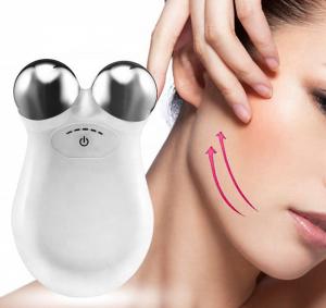China Skin Tightening Facial Beauty Device 800mAh Microcurrent Face Roller on sale