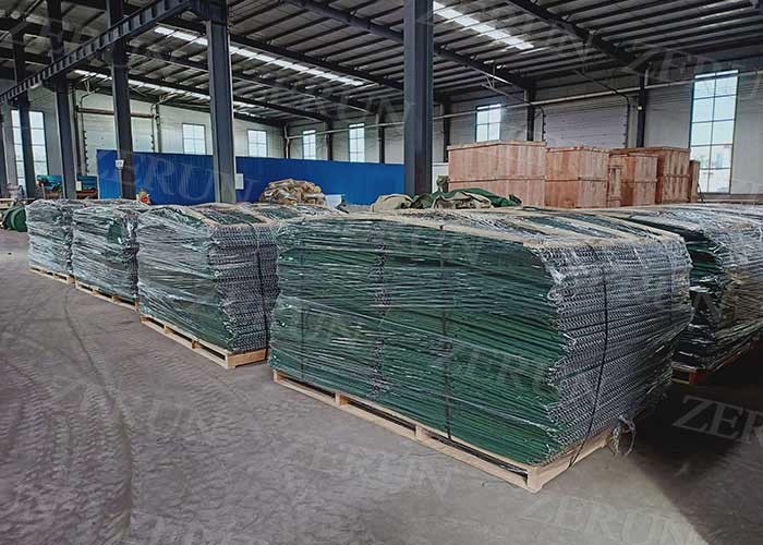 China Welded Galvanized Gabion Box , Iron Military Protective Wire Mesh Barrier on sale