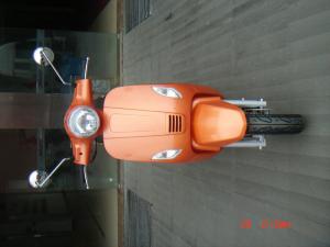 China Gas Powered Motor Scooters Piaggio Vespa 125 on sale