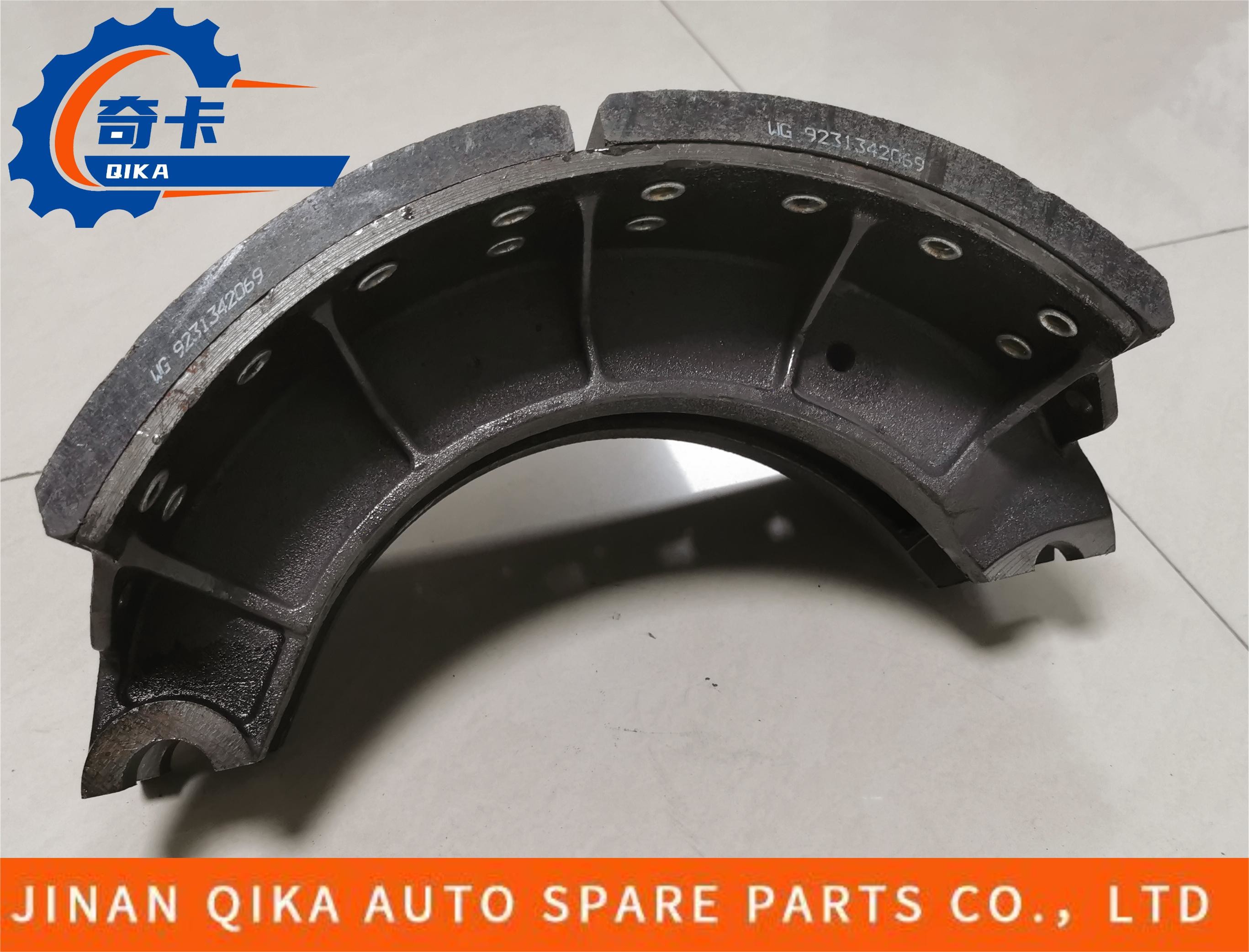 Iron Brake Shoe Assembly Howo Truck Spare Parts Howo Spare Parts Az9231342072