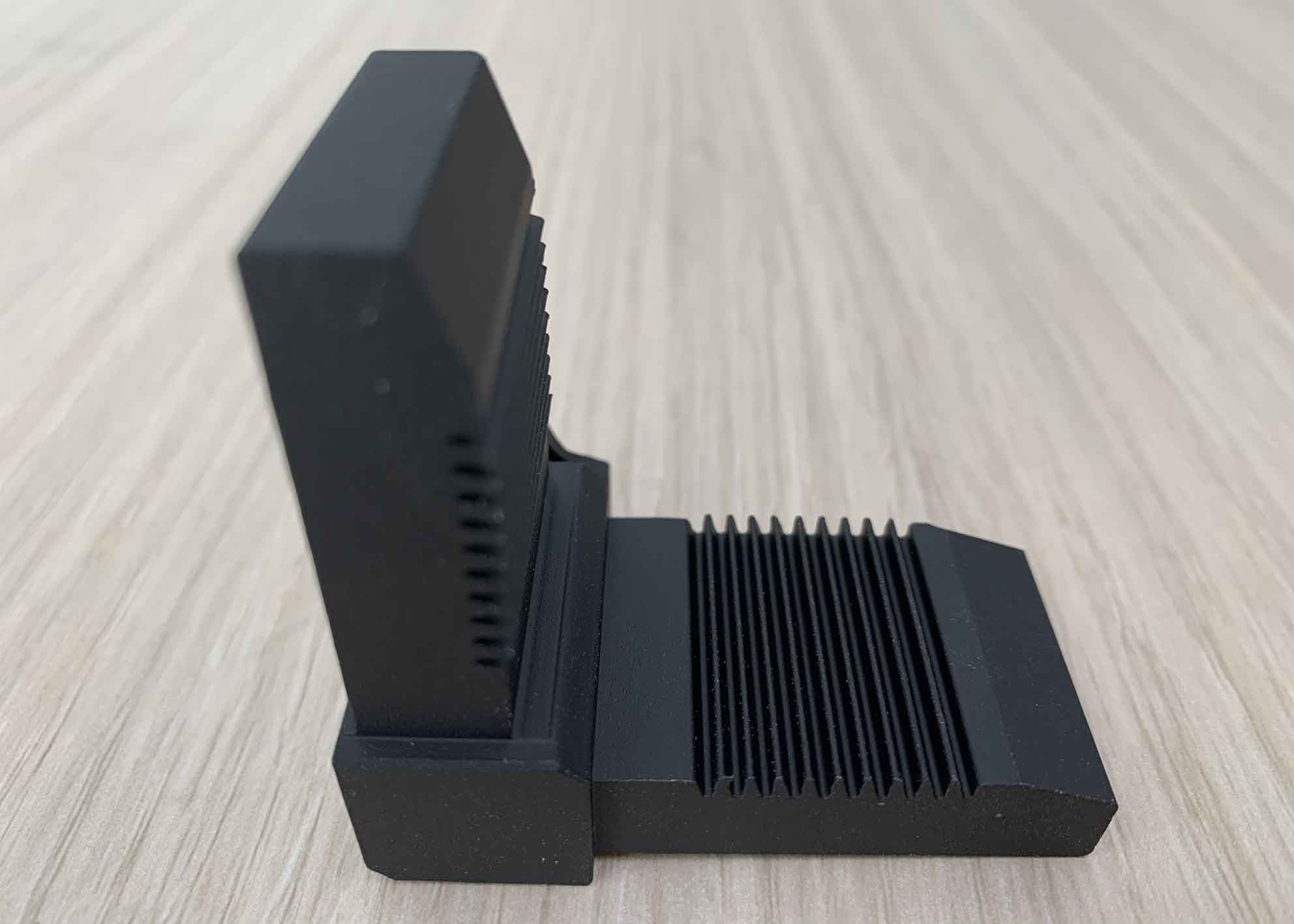 China Aluminium Extrusion Profiles T Slot T5 Right Angle Joint Bracket For Corner Connecting OEM Customized Black Color on sale