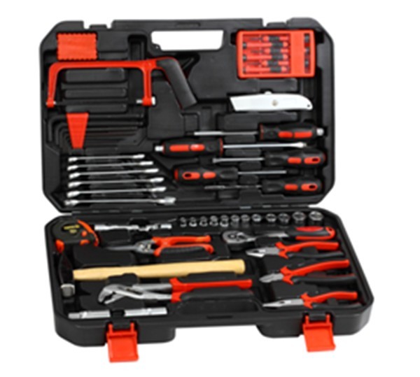 China 83 pcs professional tool set,with ratchet handle ,spark plug socket ,combination wrench . on sale