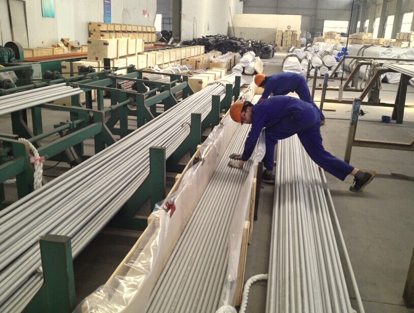 China Stainless Steel Seamless Tube, ASTM A213 TP310S/310H, 25.4 x 2.11 x 6096mm, pickled, annealed, wooden case packing . on sale
