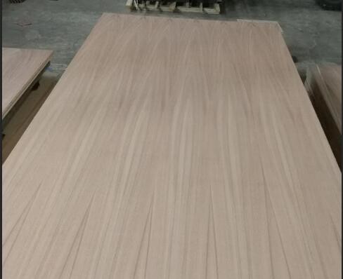 Best Parota Face / Back Poplar Core Plywood , High Grade Plywood Slice Cut Veneer wholesale
