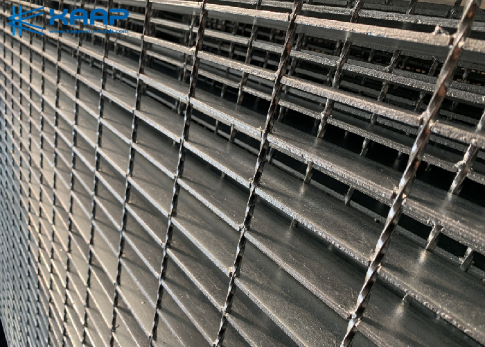China I Type Serrated Galvanized Steel Grating Low Carbon Q235 Material Strong Rust Resistance on sale