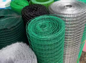 China Hot Galvanized Iron Roll Welded Wire Mesh For Farm Customized Size on sale