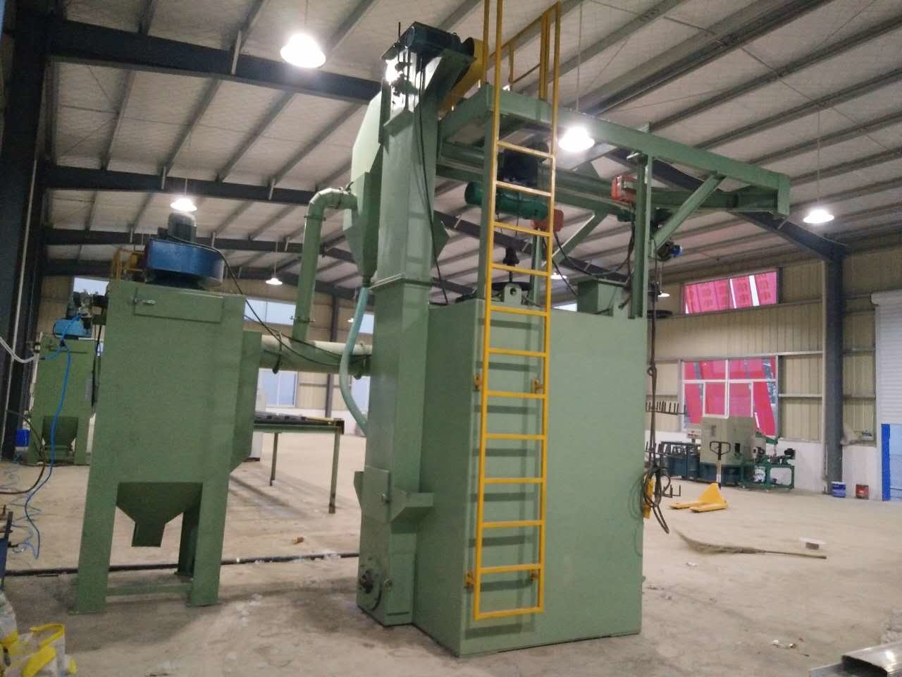 China Automatic Industrial Shot Blasting Equipment 4.3 r / Min Hanger Rotate Speed on sale