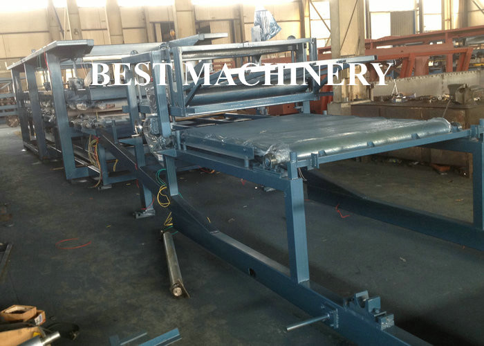 China Glass Wool Roofing Roll Forming Machine  970 Mineral Rock Wool Sandwich Panel on sale